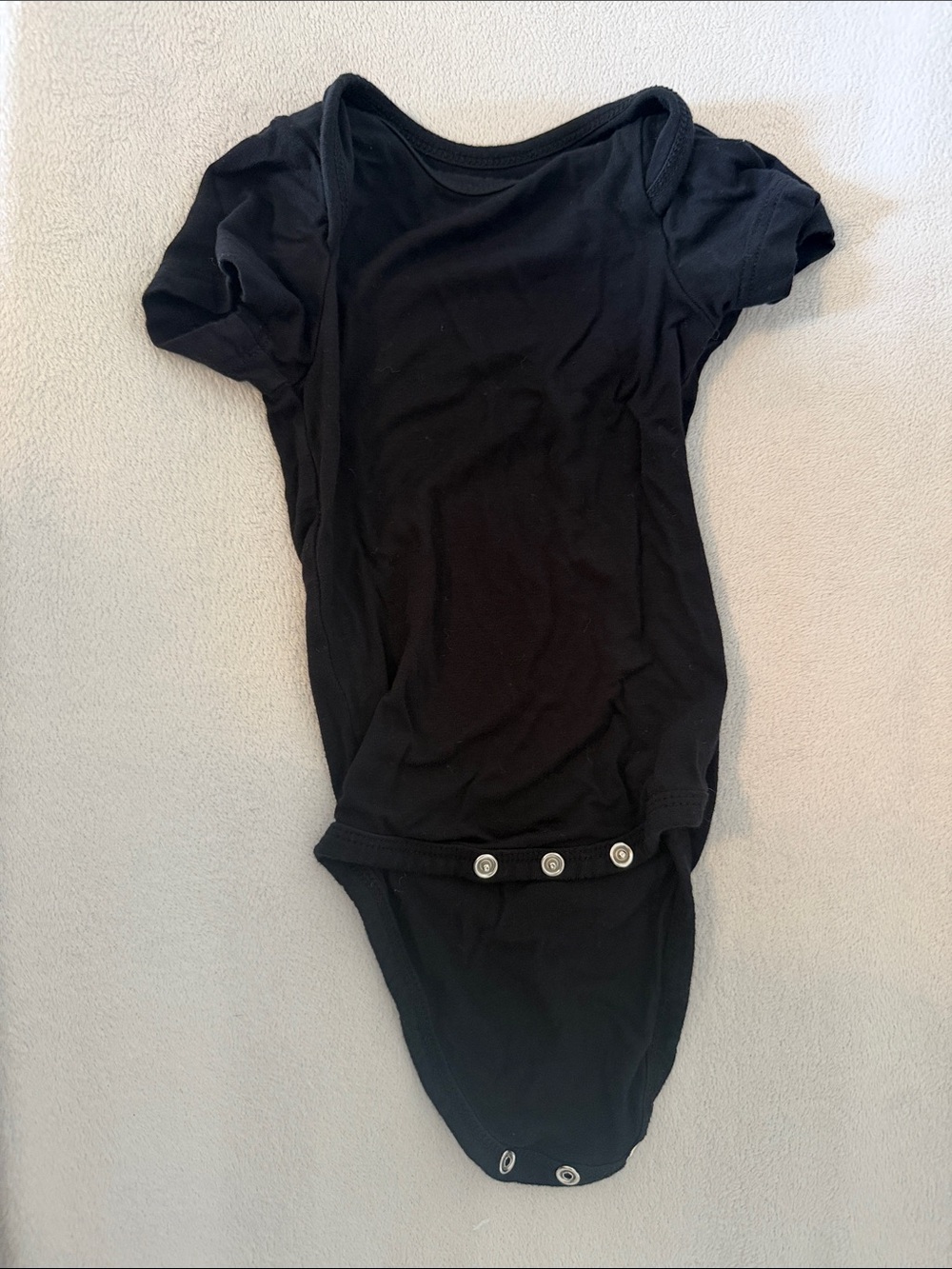 Kyte BABY Black Short Sleeve Snap Bodysuit